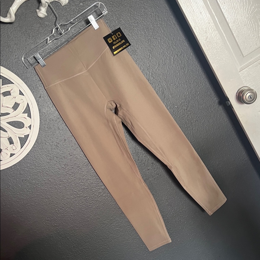 TYC leggings medium nwt